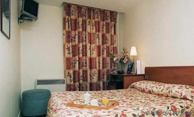 Hotel Le Montana Paris Room photo